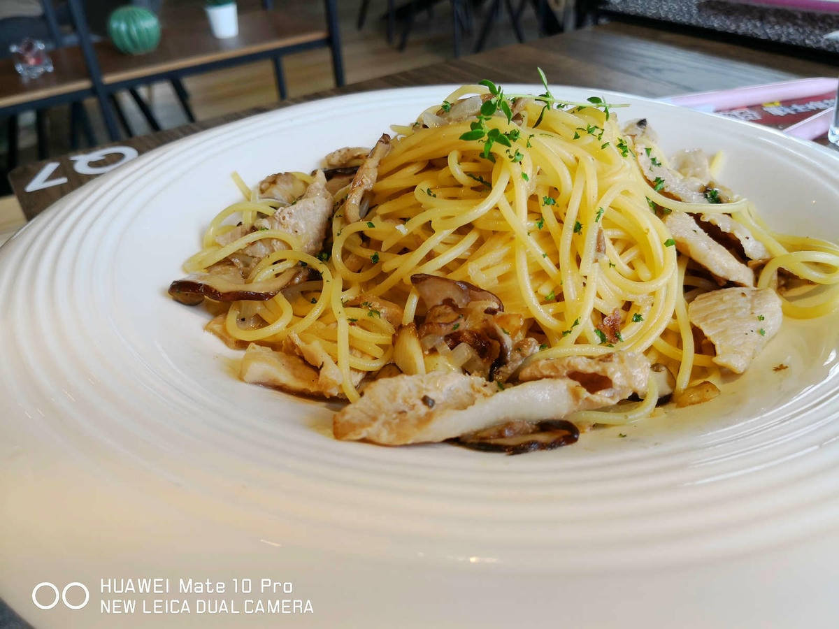 【食。新竹】卡菲努努明星店〜竹東景觀餐廳。親子寵物友善餐廳,小孩跟寵物的小樂園,餐點超水準,平價又好吃!