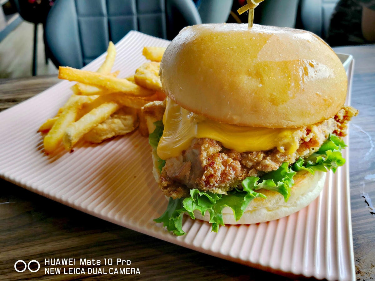 【食。新竹】卡菲努努明星店〜竹東景觀餐廳。親子寵物友善餐廳,小孩跟寵物的小樂園,餐點超水準,平價又好吃!