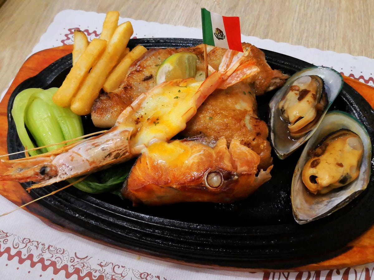 【食。樹林.三峽北大特區】STEAK BOY牛排小子〜平價也可以吃的一份好牛排!毛爸媽請注意,寵餐只要250元牛排吃到飽!(已歇業)