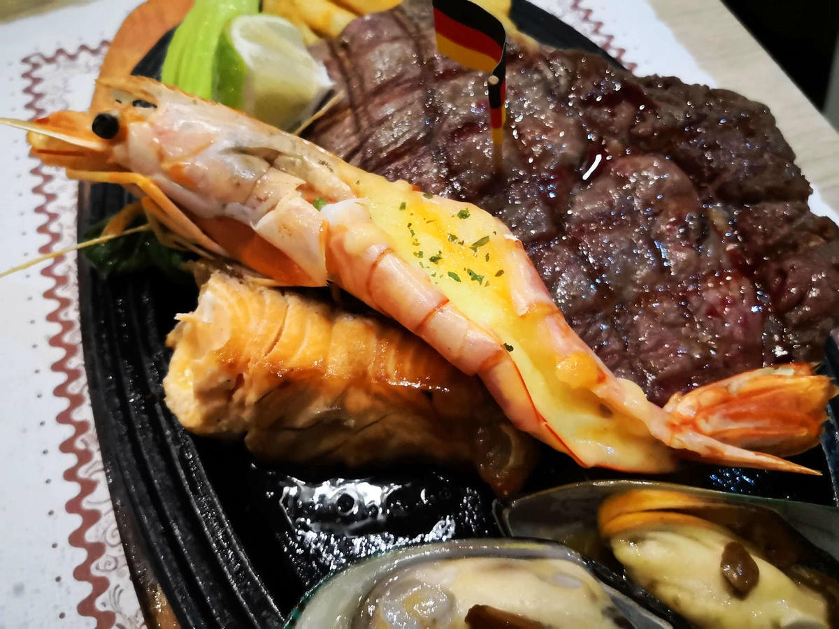 【食。樹林.三峽北大特區】STEAK BOY牛排小子〜平價也可以吃的一份好牛排!毛爸媽請注意,寵餐只要250元牛排吃到飽!(已歇業)