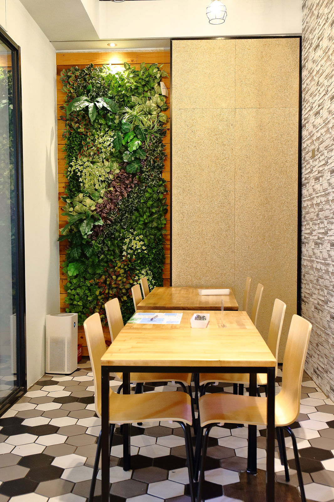 【食。台中】森林小徑-大墩店〜IG瘋打卡!當個森林系女孩!療癒喵店長坐檯陪你吃,味蕾與視覺的享受!