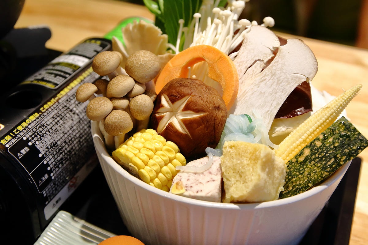 【食。台中】森林小徑-大墩店〜IG瘋打卡!當個森林系女孩!療癒喵店長坐檯陪你吃,味蕾與視覺的享受!