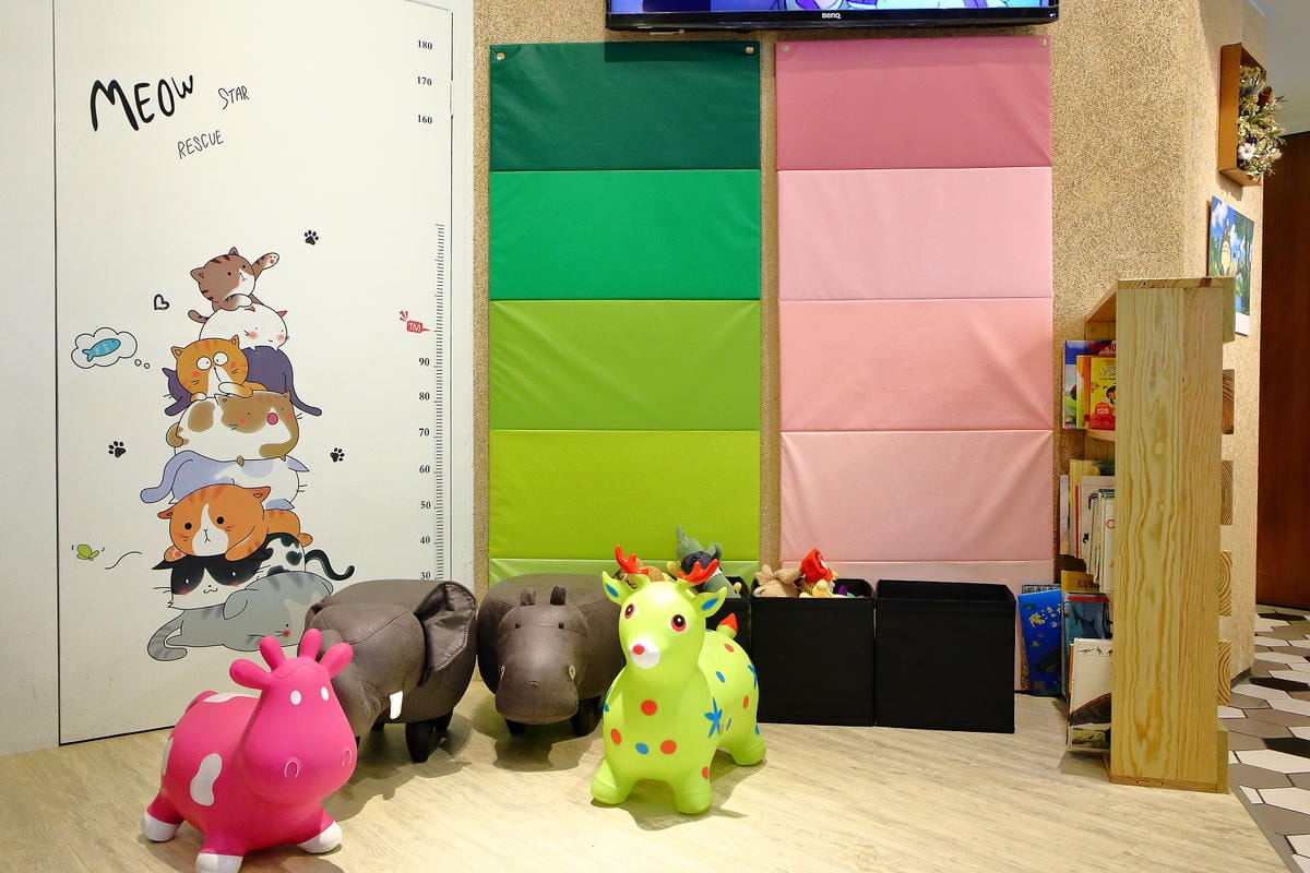 【食。台中】森林小徑-大墩店〜IG瘋打卡!當個森林系女孩!療癒喵店長坐檯陪你吃,味蕾與視覺的享受!