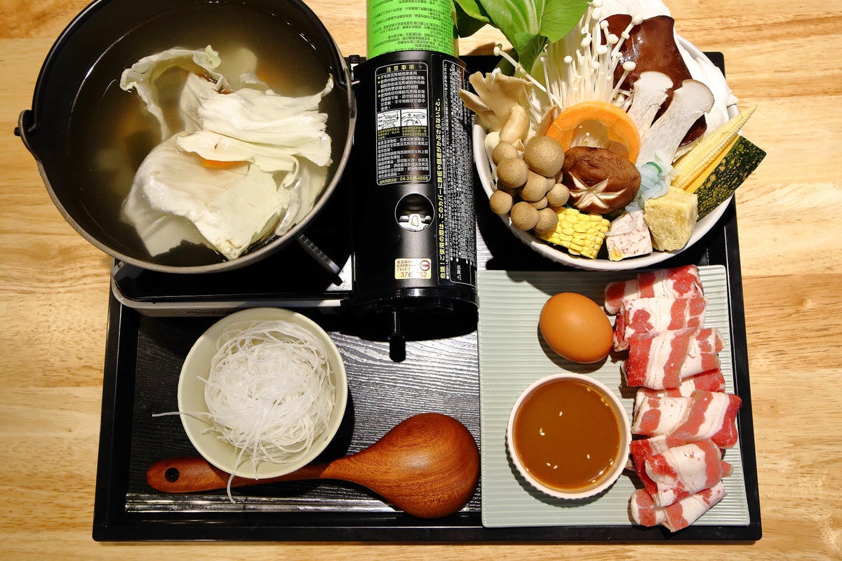 【食。台中】森林小徑-大墩店〜IG瘋打卡!當個森林系女孩!療癒喵店長坐檯陪你吃,味蕾與視覺的享受!