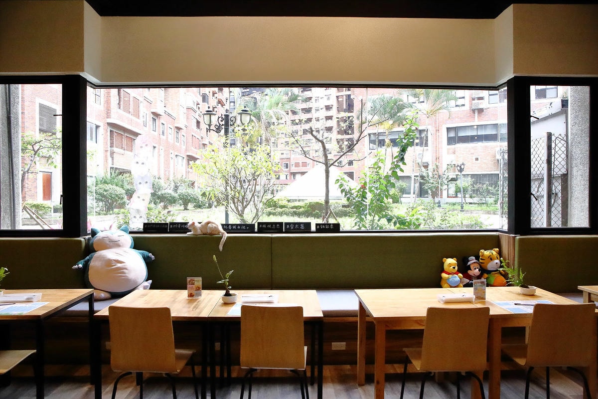 【食。台中】森林小徑-大墩店〜IG瘋打卡!當個森林系女孩!療癒喵店長坐檯陪你吃,味蕾與視覺的享受!