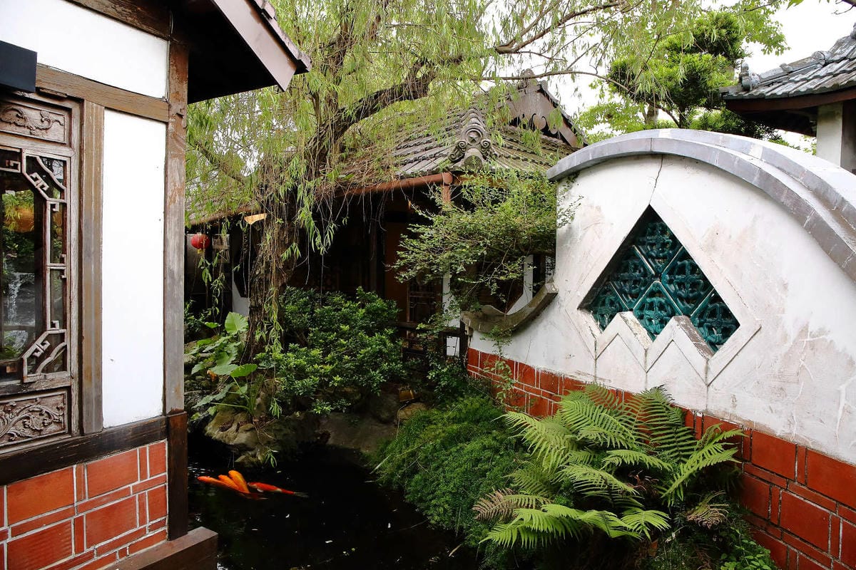 【食。中壢】友竹居茶藝館〜5、6年級生的共同回憶！中國風庭園