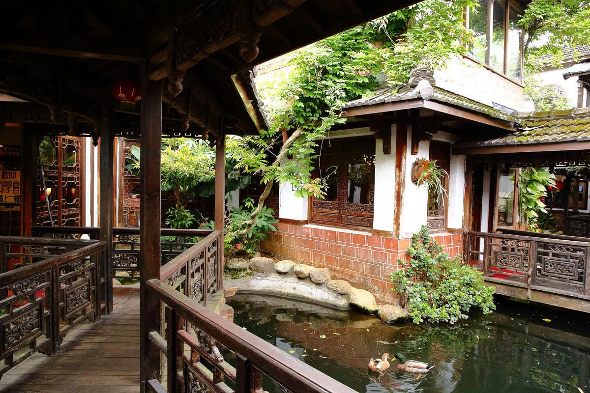 【食。中壢】友竹居茶藝館〜5、6年級生的共同回憶！中國風庭園