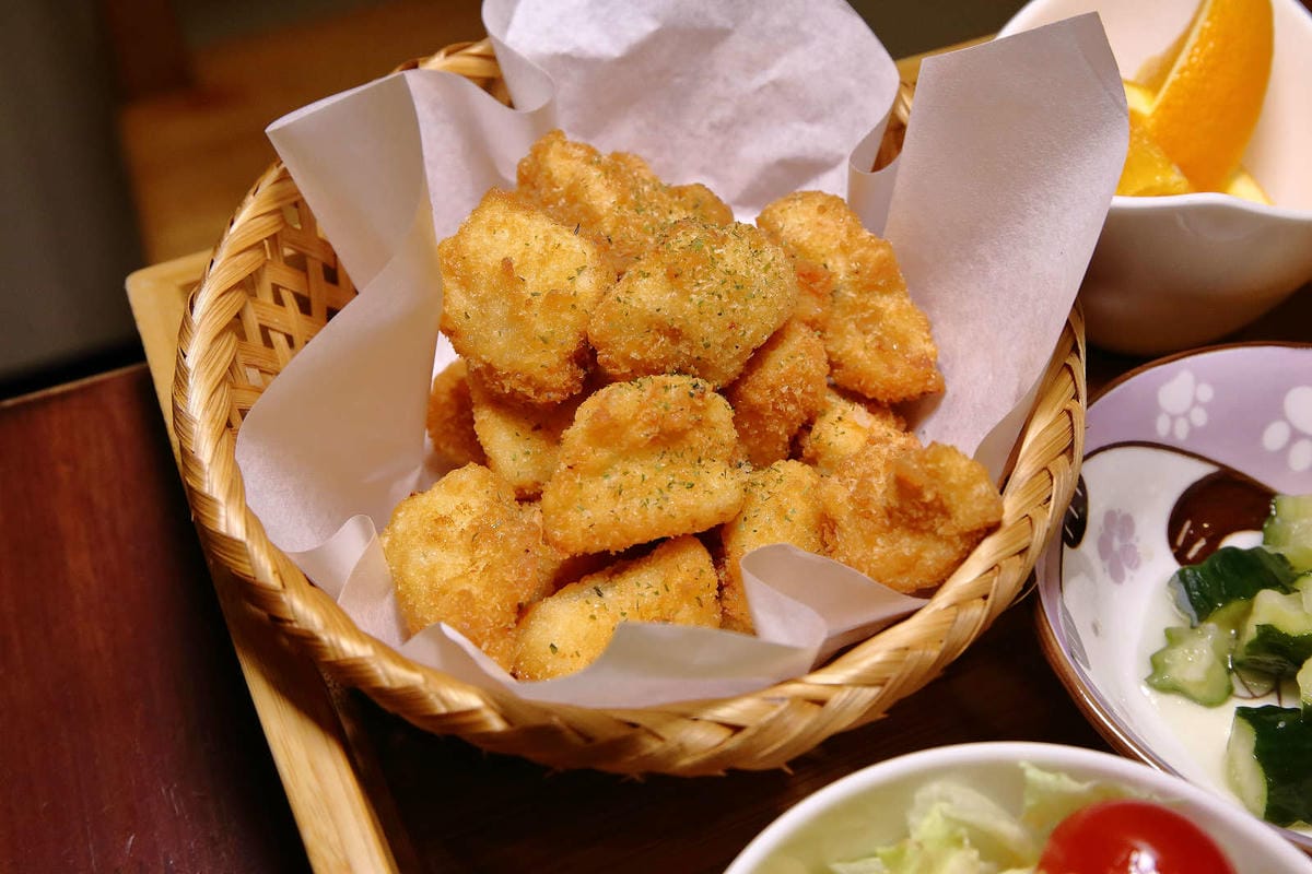 【食。桃園】DeMo House 戴莫好食屋〜貓控不能錯過的超療癒貓咪餐廳！敲可愛喵星人陪你吃早午餐！(寵物友善餐廳)