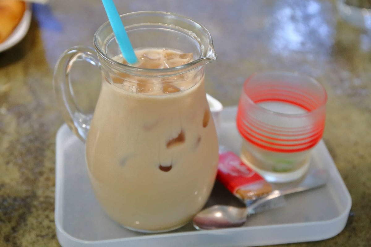 【食。深坑】wow cafe’〜深山裡的寵物友善咖啡廳，帶毛小孩去青草地奔跑吧！親子寵物餐廳/狗狗游泳池/早午餐