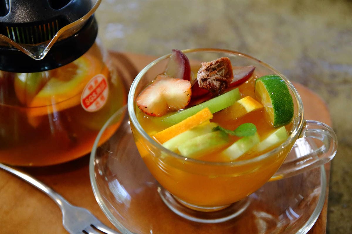 【食。深坑】wow cafe’〜深山裡的寵物友善咖啡廳，帶毛小孩去青草地奔跑吧！親子寵物餐廳/狗狗游泳池/早午餐