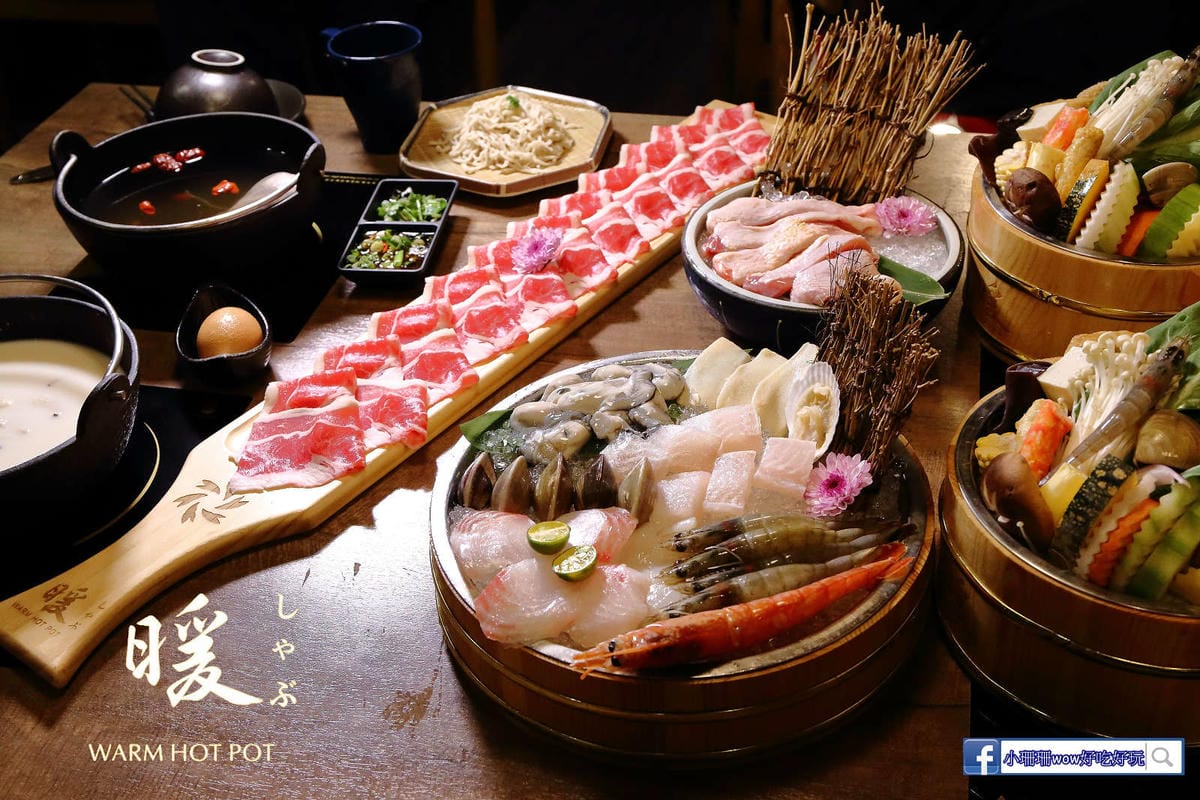 【食。基隆】暖鍋物-義二店〜消夜文！基隆深夜食堂吃什麼？烈焰中的燒酒雞鍋，「比臉大N倍」超高CP值肉盤只要396元！