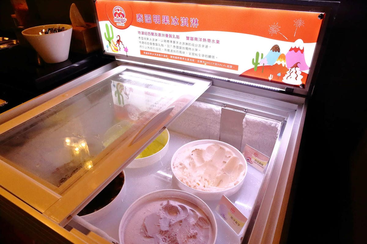 【食。基隆】暖鍋物-義二店〜消夜文！基隆深夜食堂吃什麼？烈焰中的燒酒雞鍋，「比臉大N倍」超高CP值肉盤只要396元！