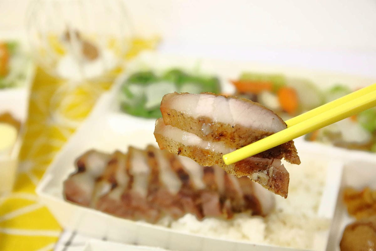 【食。台北】烤食煮盒-民生店〜小資上班族最愛便當！超人氣烤物便當，每日現烤清爽不油膩！(寵物友善餐廳)