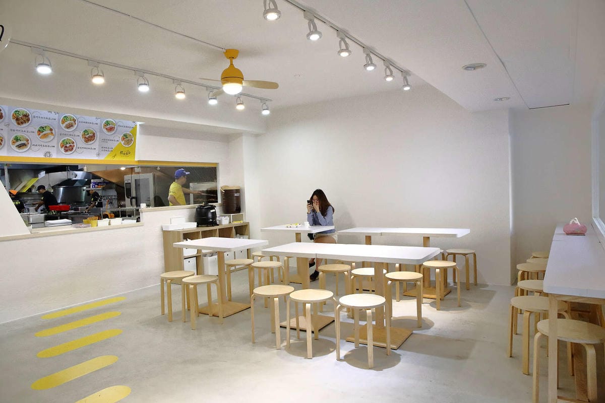 【食。台北】烤食煮盒-民生店〜小資上班族最愛便當！超人氣烤物便當，每日現烤清爽不油膩！(寵物友善餐廳)