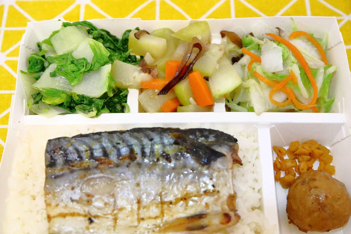 【食。台北】烤食煮盒-民生店〜小資上班族最愛便當！超人氣烤物便當，每日現烤清爽不油膩！(寵物友善餐廳)