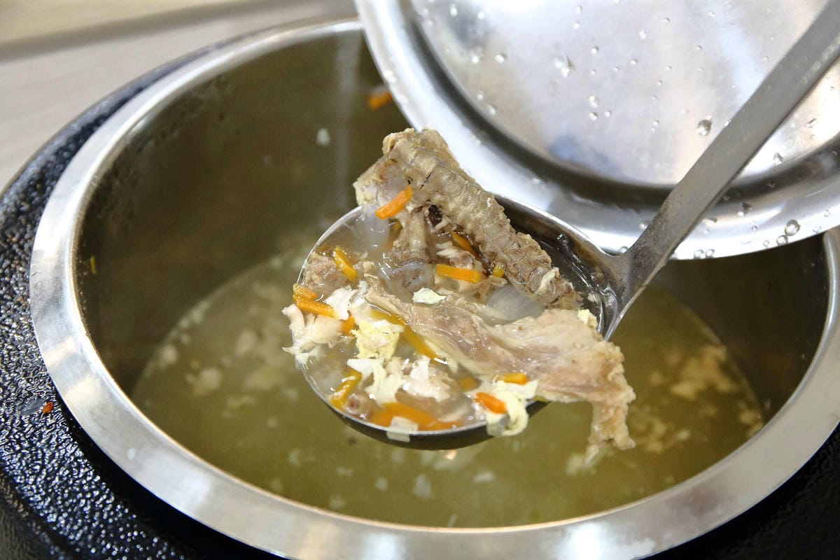 【食。台北】烤食煮盒-民生店〜小資上班族最愛便當！超人氣烤物便當，每日現烤清爽不油膩！(寵物友善餐廳)