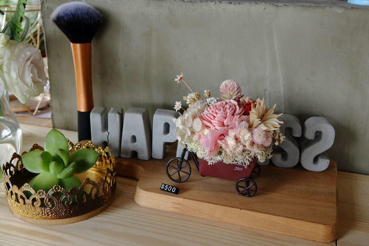 【食。中壢】花居樂花坊〜在花店吃冰？韓式冰品超吸睛，少女風格的花店好吃又好拍，人人都是網美！