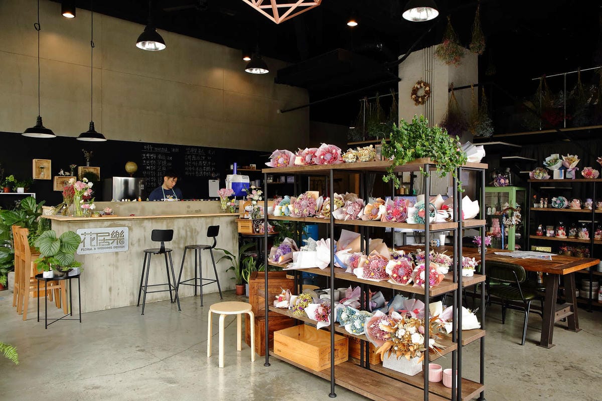 【食。中壢】花居樂花坊〜在花店吃冰？韓式冰品超吸睛，少女風格的花店好吃又好拍，人人都是網美！