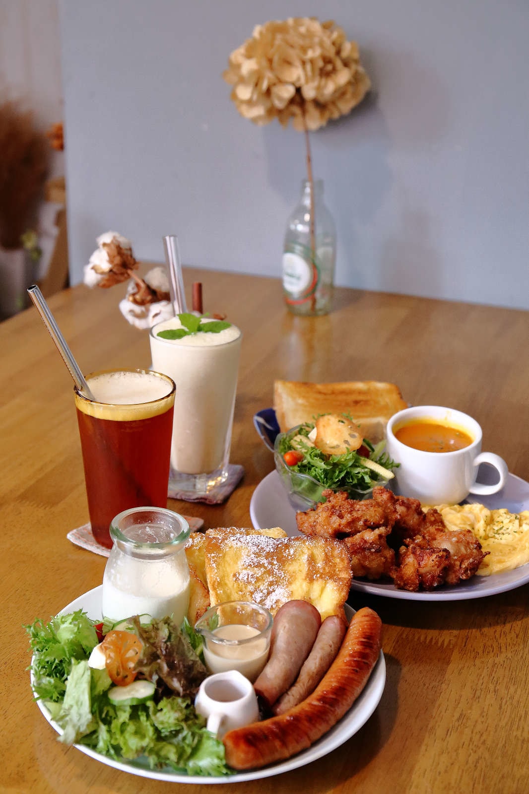 【食。桃園】煦煦早午餐〜被乾燥花包圍的網美早午餐,輕食手作餐點可口好吃,帶著毛小孩來約會吧!