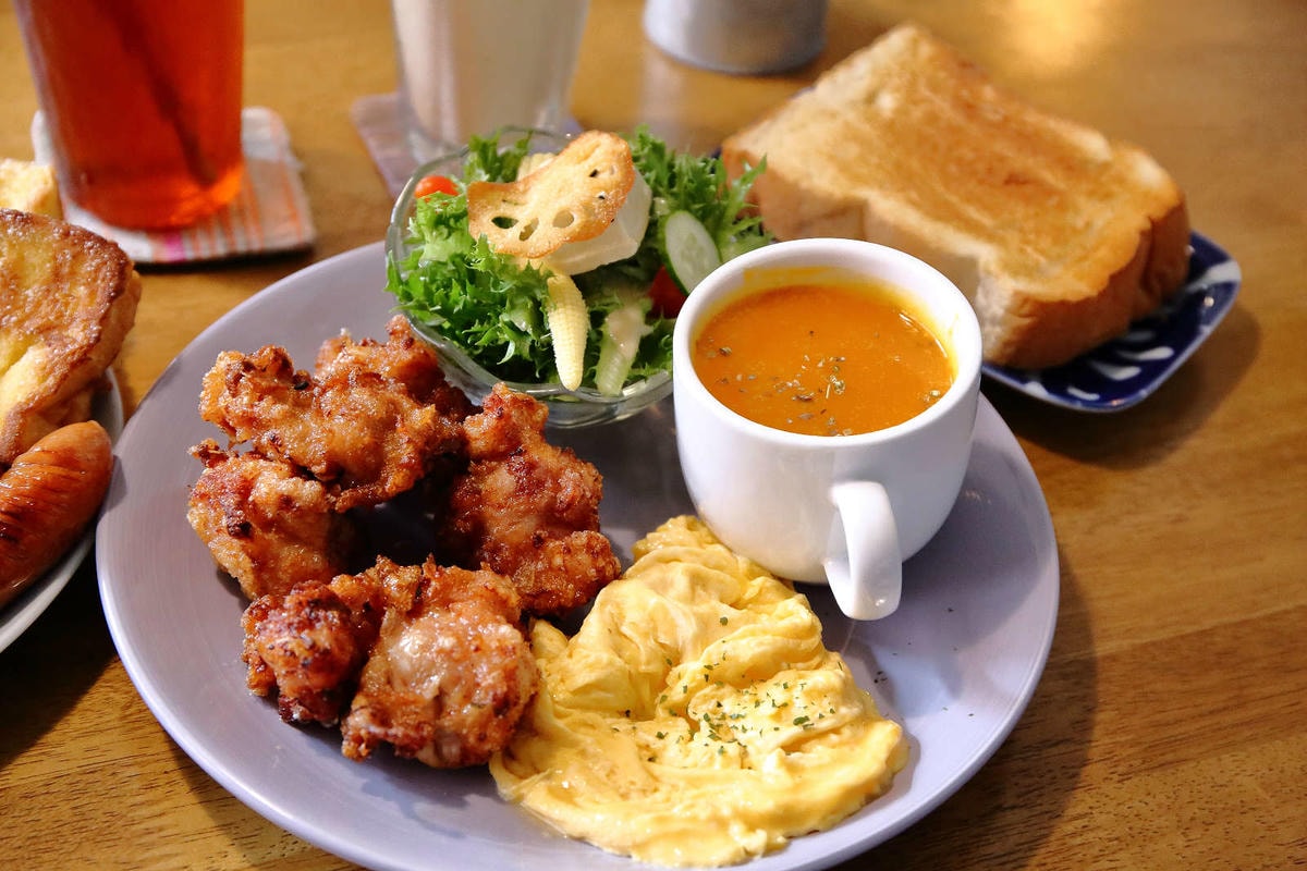 【食。桃園】煦煦早午餐〜被乾燥花包圍的網美早午餐,輕食手作餐點可口好吃,帶著毛小孩來約會吧!