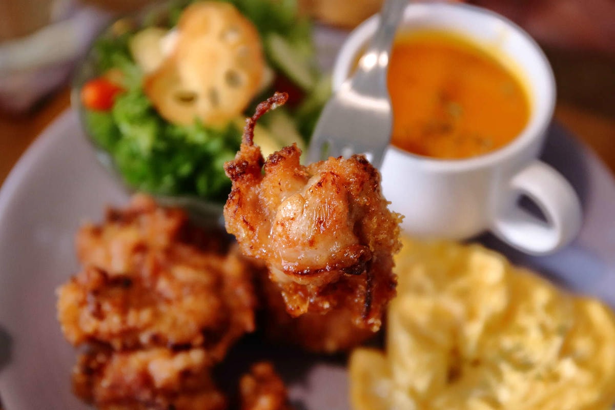 【食。桃園】煦煦早午餐〜被乾燥花包圍的網美早午餐,輕食手作餐點可口好吃,帶著毛小孩來約會吧!