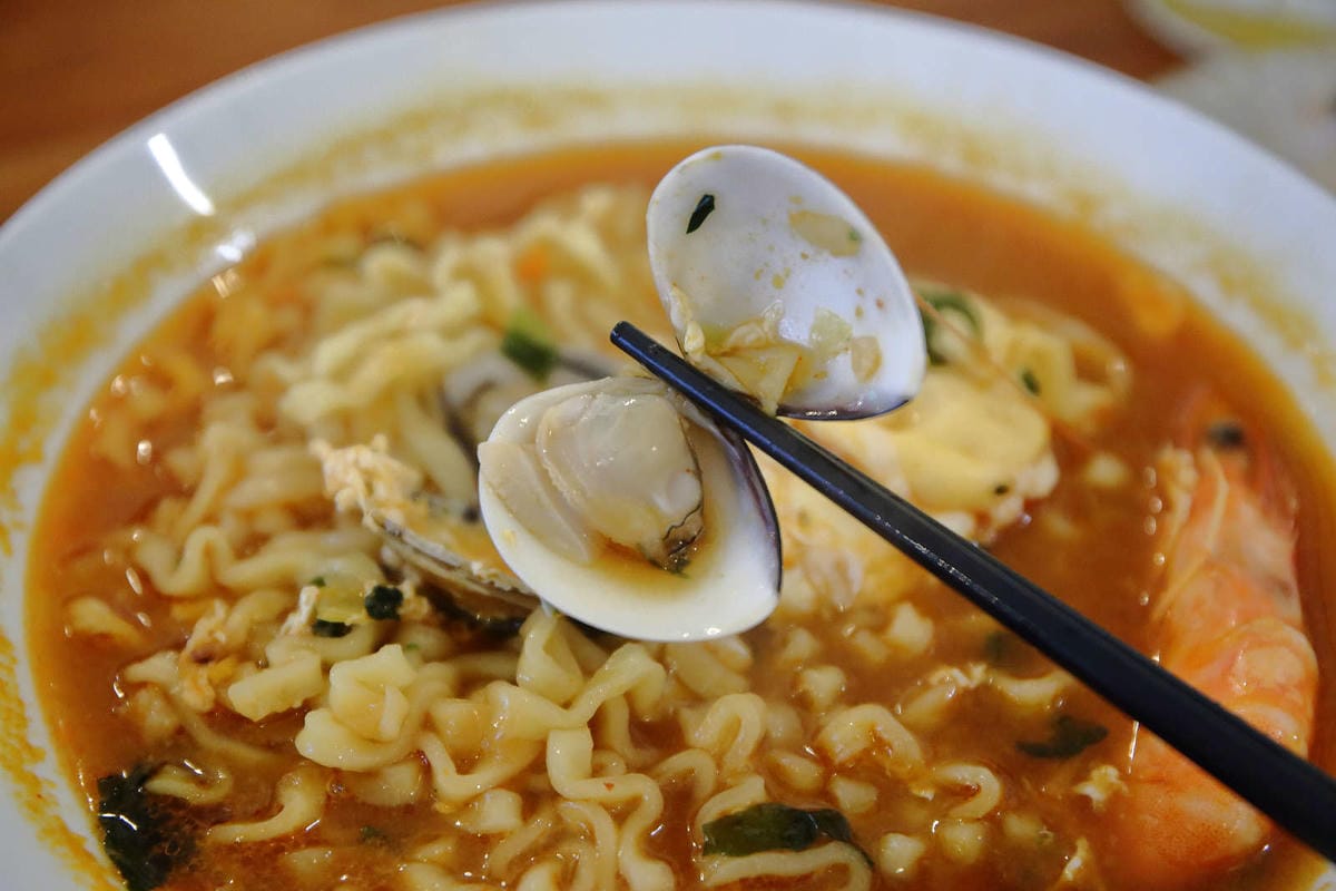 【食。台北】Caviar café+brunch魚子醬咖啡〜台北寵物餐廳推薦！可愛柴犬韓風咖啡店，美好的早午餐約會健康養生輕食料理