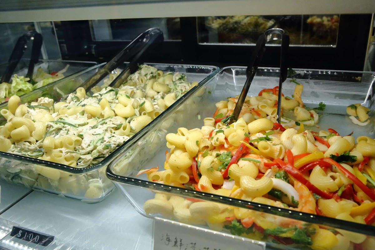 【食。台北】Caviar café+brunch魚子醬咖啡〜台北寵物餐廳推薦！可愛柴犬韓風咖啡店，美好的早午餐約會健康養生輕食料理