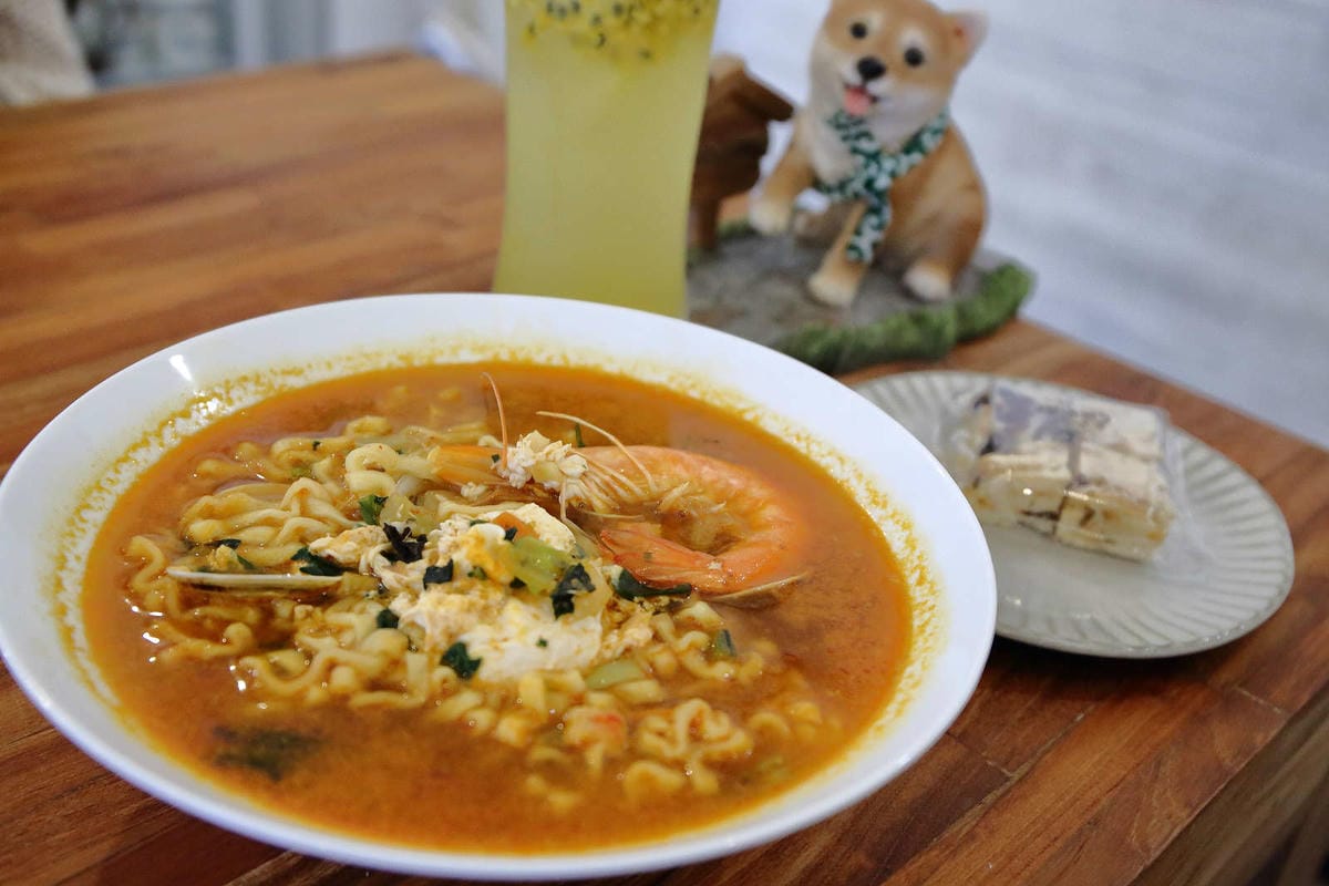 【食。台北】Caviar café+brunch魚子醬咖啡〜台北寵物餐廳推薦！可愛柴犬韓風咖啡店，美好的早午餐約會健康養生輕食料理