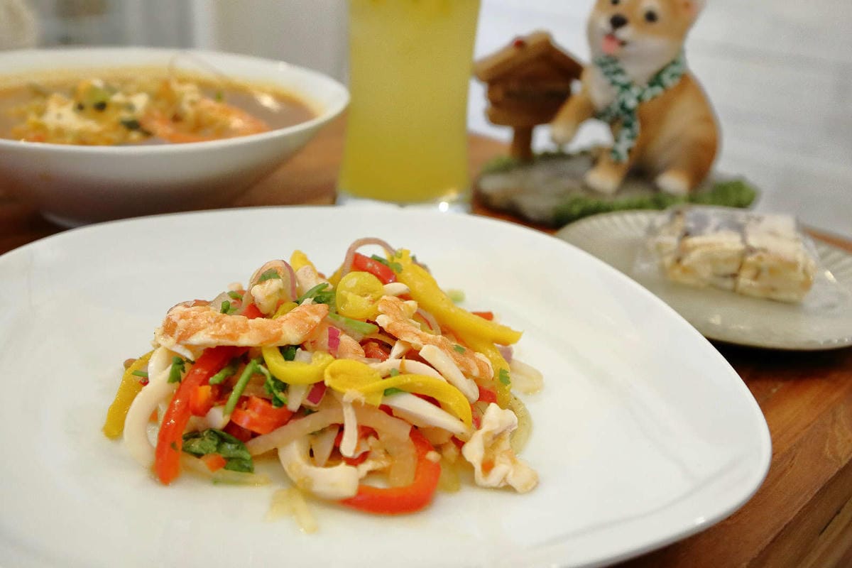 【食。台北】Caviar café+brunch魚子醬咖啡〜台北寵物餐廳推薦！可愛柴犬韓風咖啡店，美好的早午餐約會健康養生輕食料理