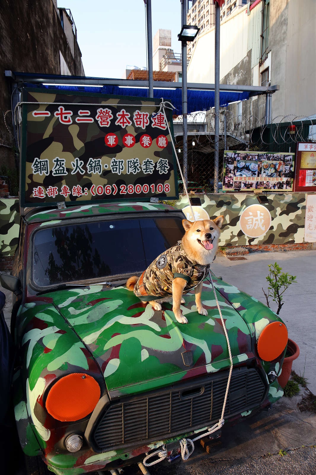 【食。台南】一七二營本部連軍事主題餐廳〜台南安平特色餐廳,戴鋼盔吃火鍋,軍事餐廳讓你體驗當兵的感覺,男人最珍貴的軍旅回憶!(已歇業)