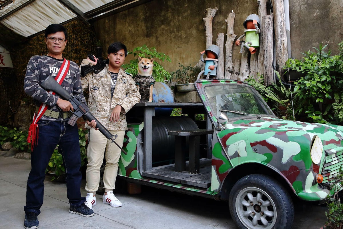 【食。台南】一七二營本部連軍事主題餐廳〜台南安平特色餐廳,戴鋼盔吃火鍋,軍事餐廳讓你體驗當兵的感覺,男人最珍貴的軍旅回憶!(已歇業)