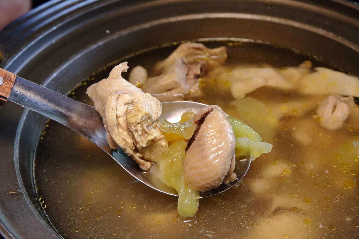 【食。宜蘭】宜蘭蘆花雞料理餐廳～烤雞，乾爽脆皮的雞來了！