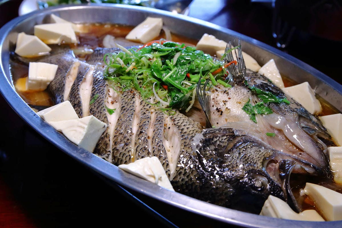 【食。宜蘭】宜蘭蘆花雞料理餐廳～烤雞，乾爽脆皮的雞來了！