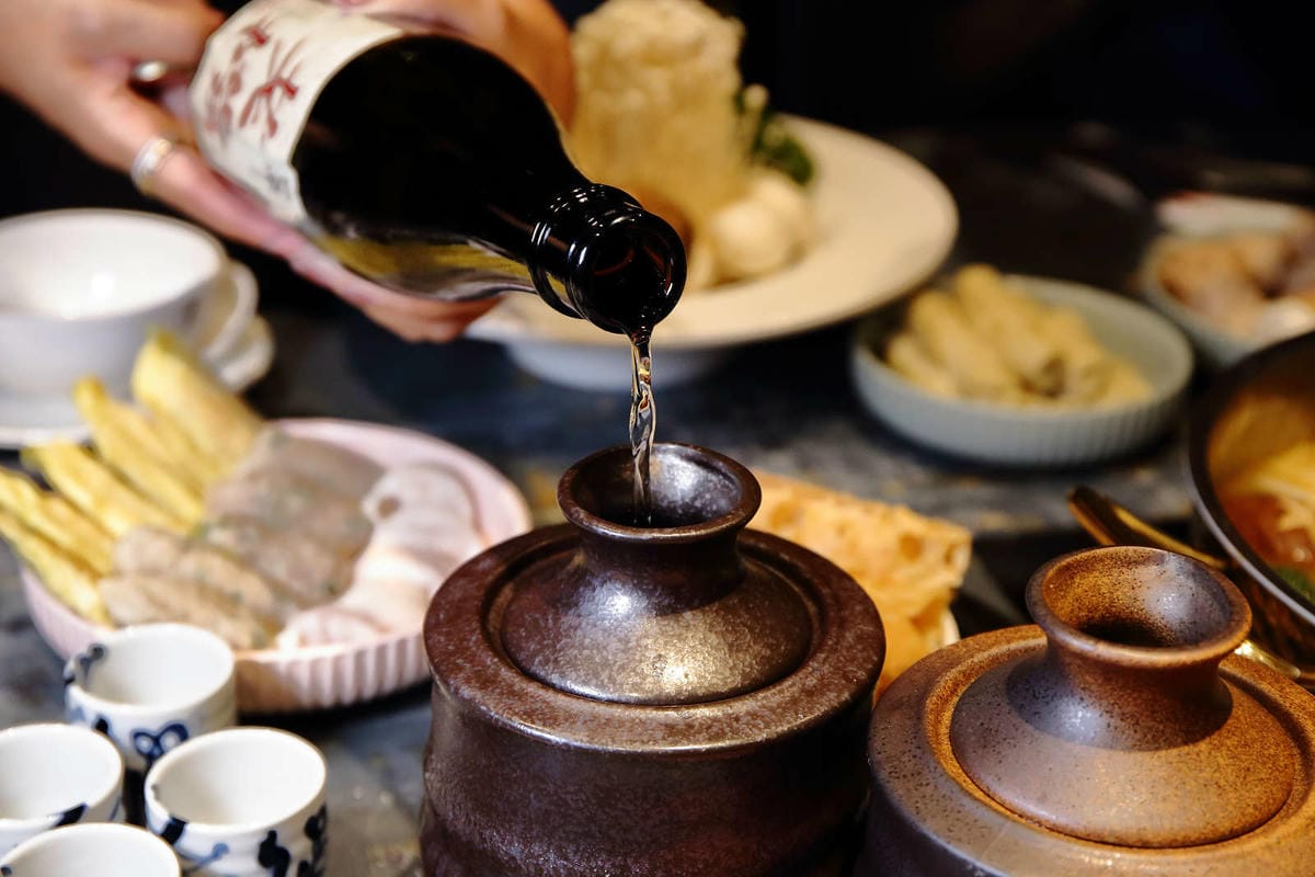 【食。台北】老撈麻辣火鍋〜饕級麻辣控的口袋名單！台北宵夜美食，吃麻辣鍋還能配熱炒，雙重享受，迸出新滋味！