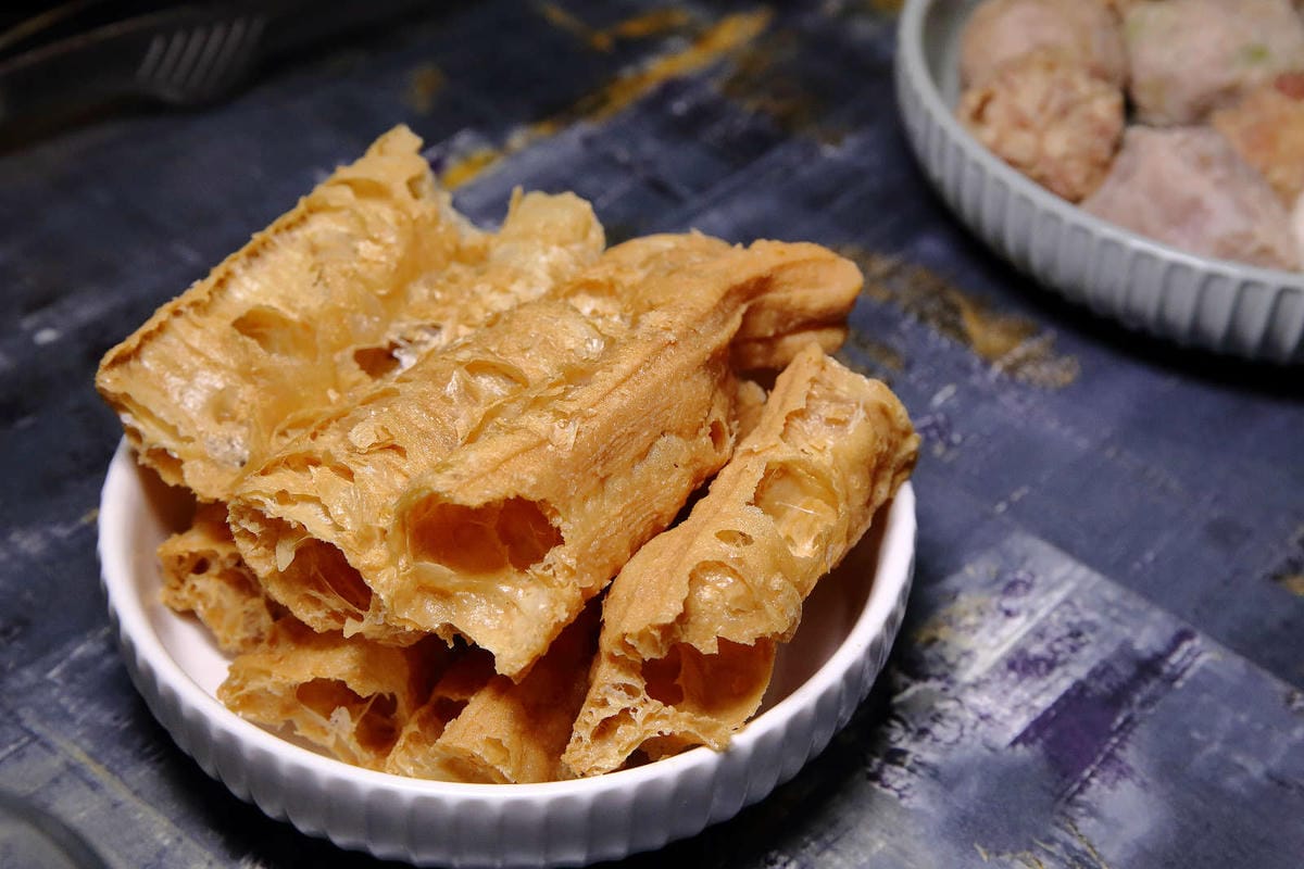 【食。台北】老撈麻辣火鍋〜饕級麻辣控的口袋名單！台北宵夜美食，吃麻辣鍋還能配熱炒，雙重享受，迸出新滋味！