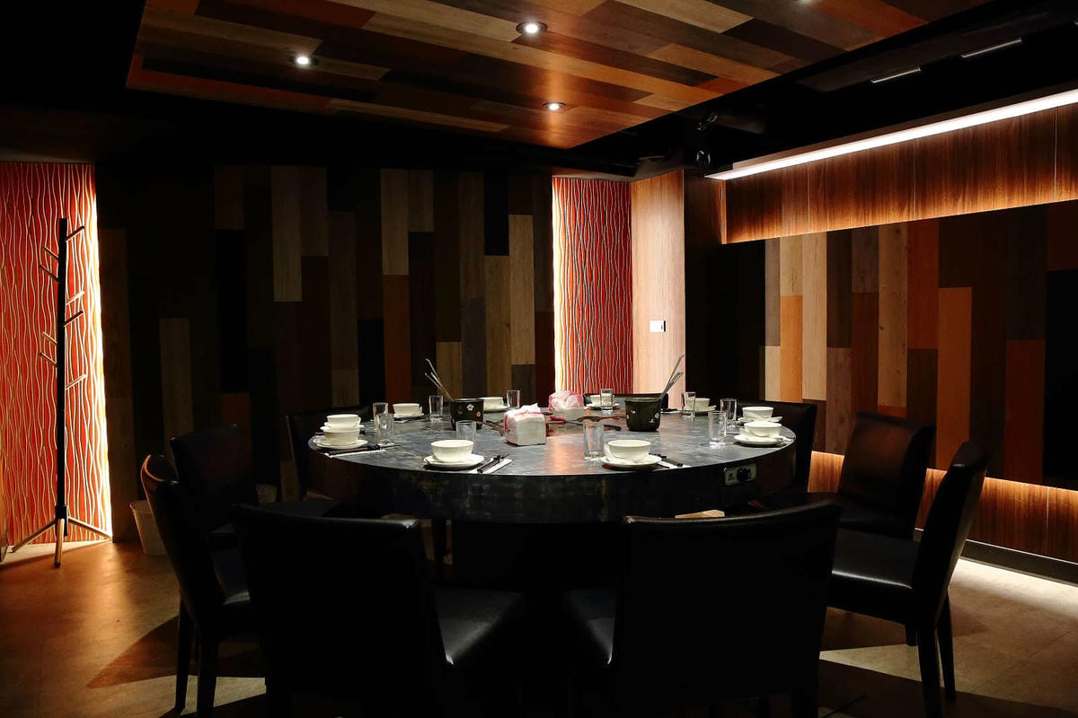 【食。台北】老撈麻辣火鍋〜饕級麻辣控的口袋名單！台北宵夜美食，吃麻辣鍋還能配熱炒，雙重享受，迸出新滋味！