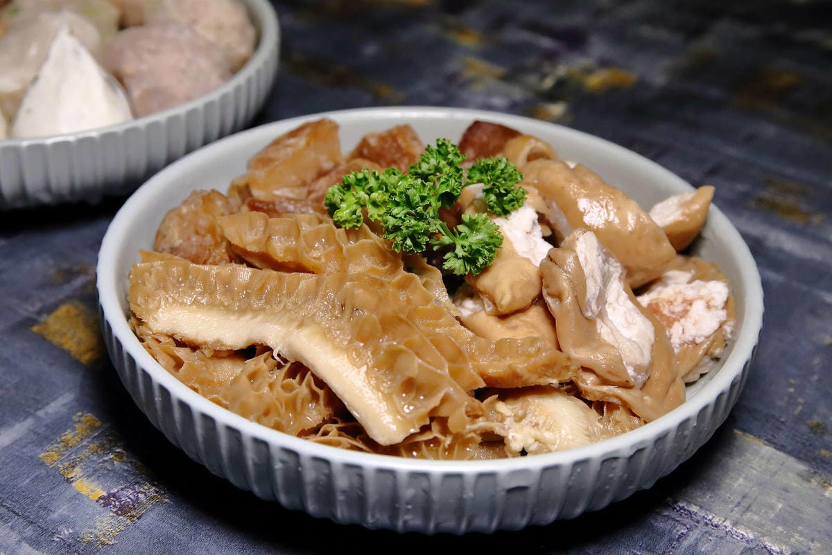 【食。台北】老撈麻辣火鍋〜饕級麻辣控的口袋名單！台北宵夜美食，吃麻辣鍋還能配熱炒，雙重享受，迸出新滋味！