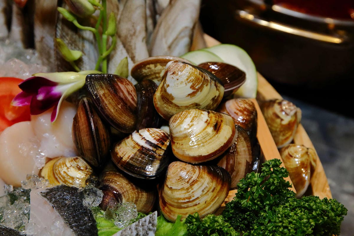 【食。台北】老撈麻辣火鍋〜饕級麻辣控的口袋名單！台北宵夜美食，吃麻辣鍋還能配熱炒，雙重享受，迸出新滋味！