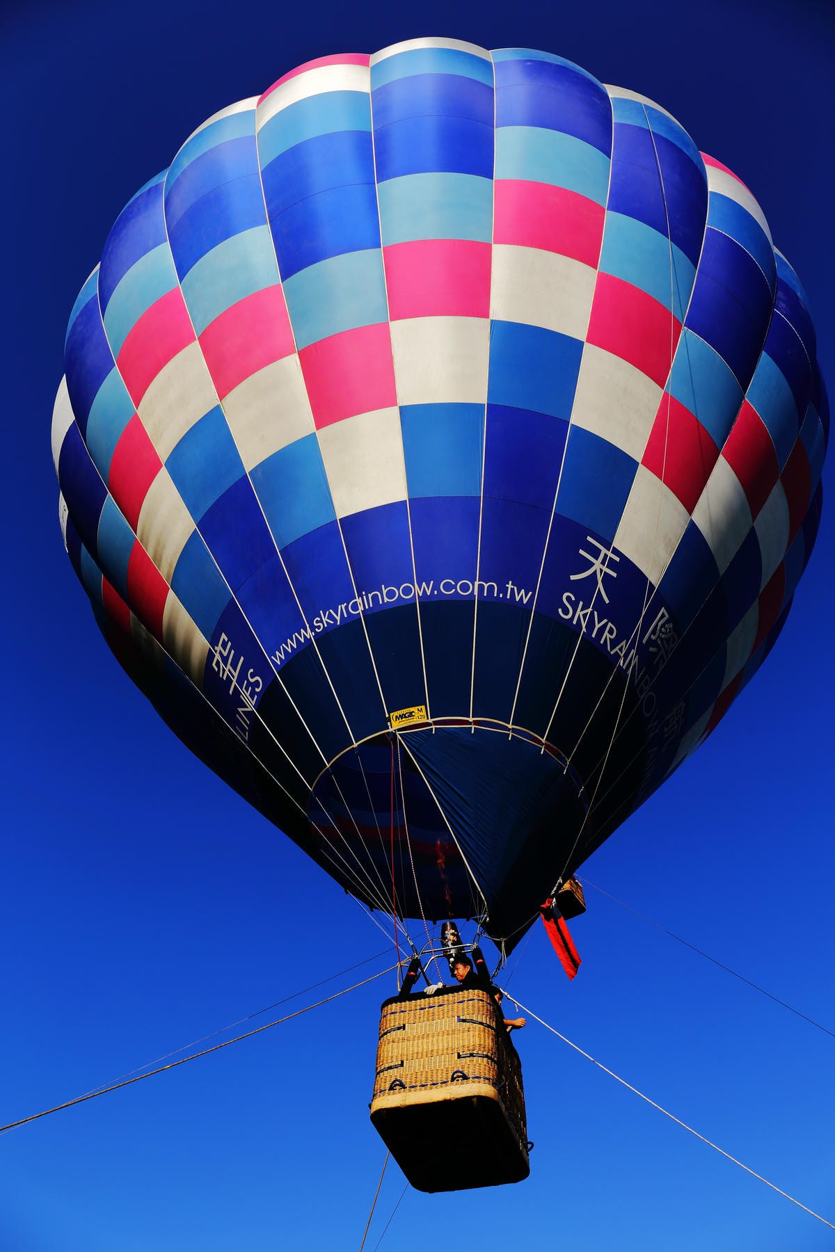 【遊。桃園】2019桃園石門熱氣球嘉年華。今夏第一發～石門水庫熱氣球又來惹！