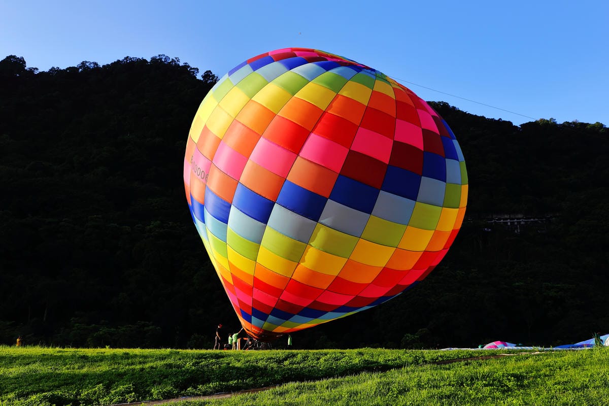 【遊。桃園】2019桃園石門熱氣球嘉年華。今夏第一發～石門水庫熱氣球又來惹！