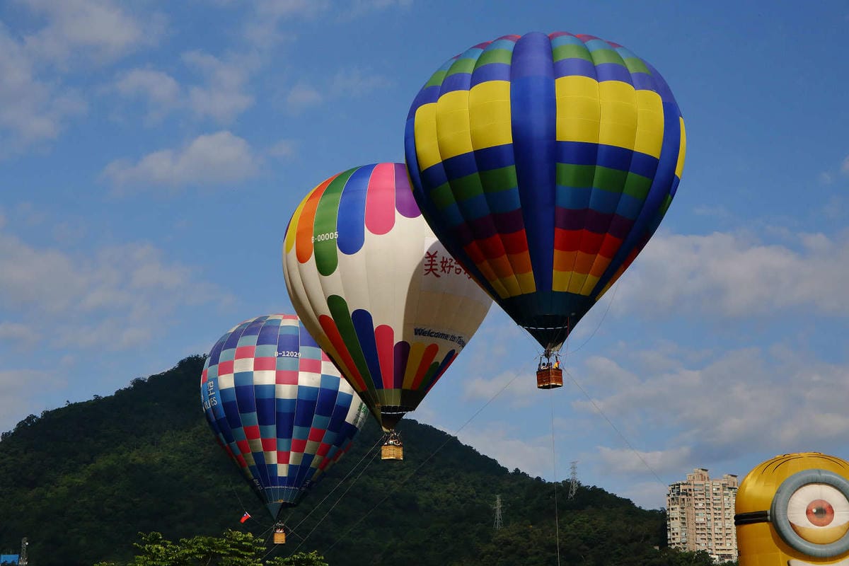 【遊。桃園】2019桃園石門熱氣球嘉年華。今夏第一發～石門水庫熱氣球又來惹！