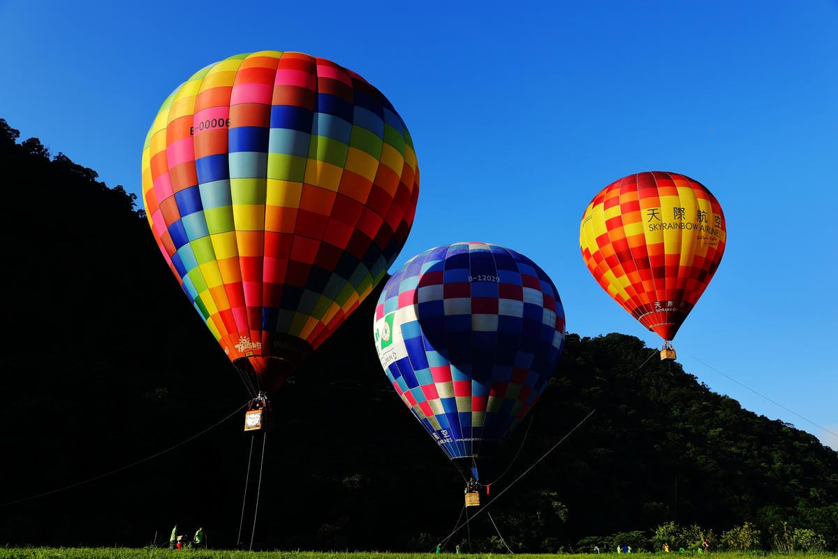 【遊。桃園】2019桃園石門熱氣球嘉年華。今夏第一發～石門水庫熱氣球又來惹！