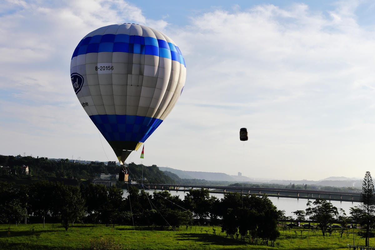 【遊。桃園】2019桃園石門熱氣球嘉年華。今夏第一發～石門水庫熱氣球又來惹！