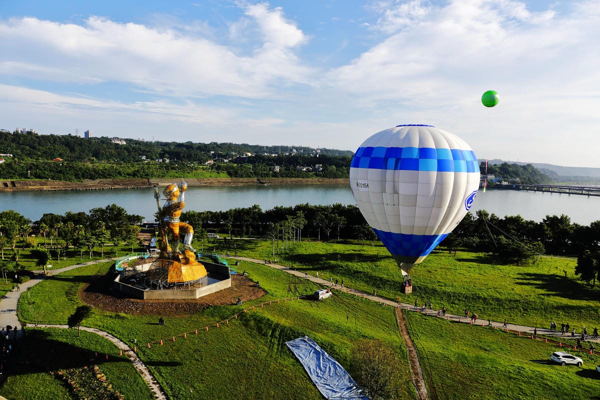 【遊。桃園】2019桃園石門熱氣球嘉年華。今夏第一發～石門水庫熱氣球又來惹！