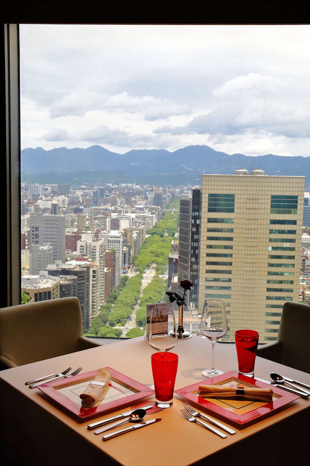 【食。台北】馬可波羅義大利餐廳-香格里拉台北遠東國際大飯店〜假日限定早午餐，高貴華麗的早午餐盛宴，晚起鳥兒有蟲吃，而且還吃到飽！