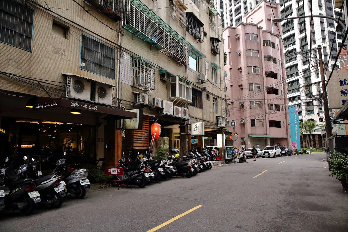 【食。板橋】翁林.林Café〜板橋巷弄美食推薦。新埔站全天候早午餐、義大利麵，鄉村風打造出專屬於女生小聚的浪漫約會！