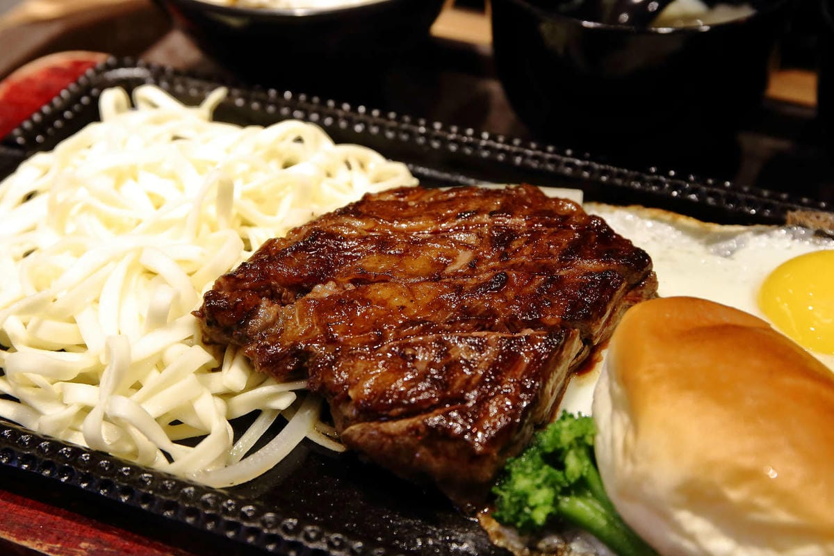 【食。台北】鉄火牛排 A11店〜平價牛排新食代！高檔食材平價享受，牛排套餐只要$280元起，附餐無限，老饕不能錯過高貴不貴的多汁牛排！