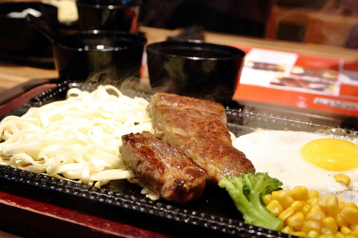 【食。台北】鉄火牛排 A11店〜平價牛排新食代！高檔食材平價享受，牛排套餐只要$280元起，附餐無限，老饕不能錯過高貴不貴的多汁牛排！