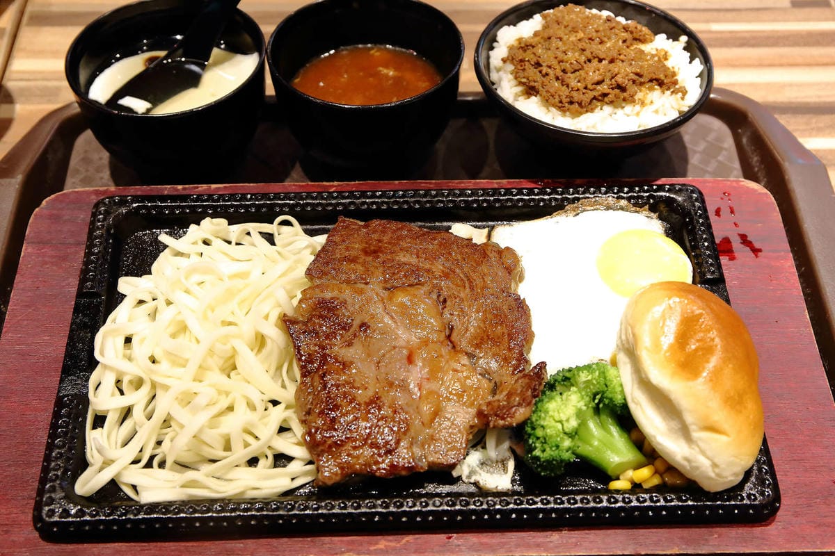 【食。台北】鉄火牛排 A11店〜平價牛排新食代！高檔食材平價享受，牛排套餐只要$280元起，附餐無限，老饕不能錯過高貴不貴的多汁牛排！