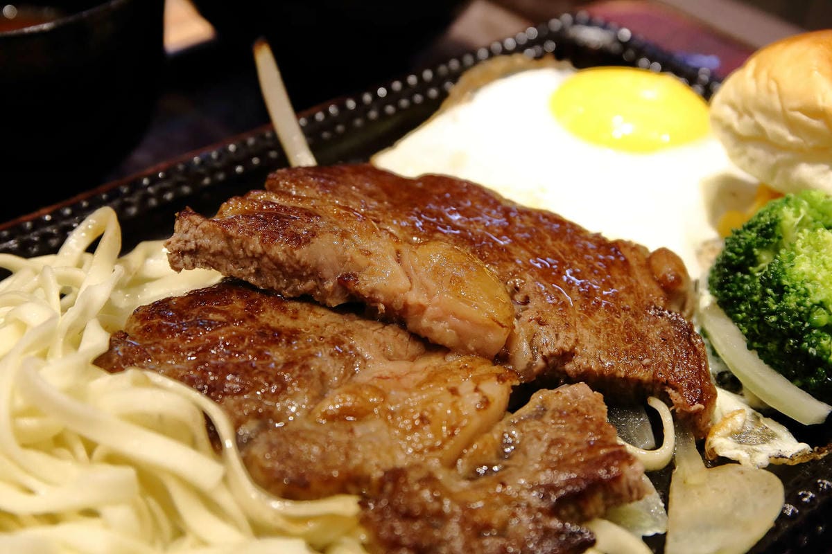 【食。台北】鉄火牛排 A11店〜平價牛排新食代！高檔食材平價享受，牛排套餐只要$280元起，附餐無限，老饕不能錯過高貴不貴的多汁牛排！
